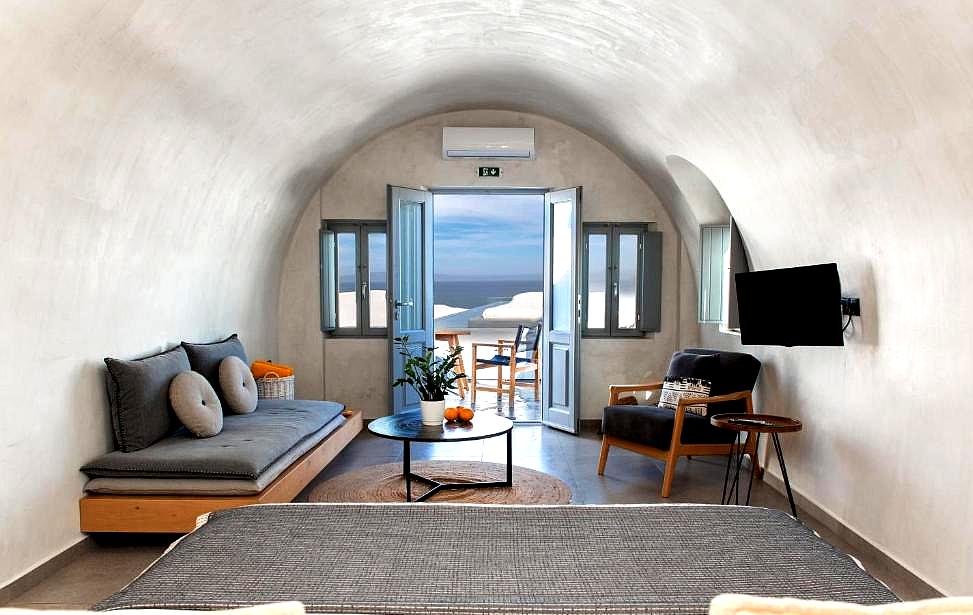 arched suite with sea view