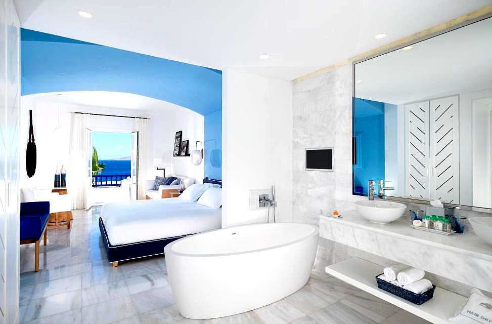 bright sea view suite with luxury bathroom