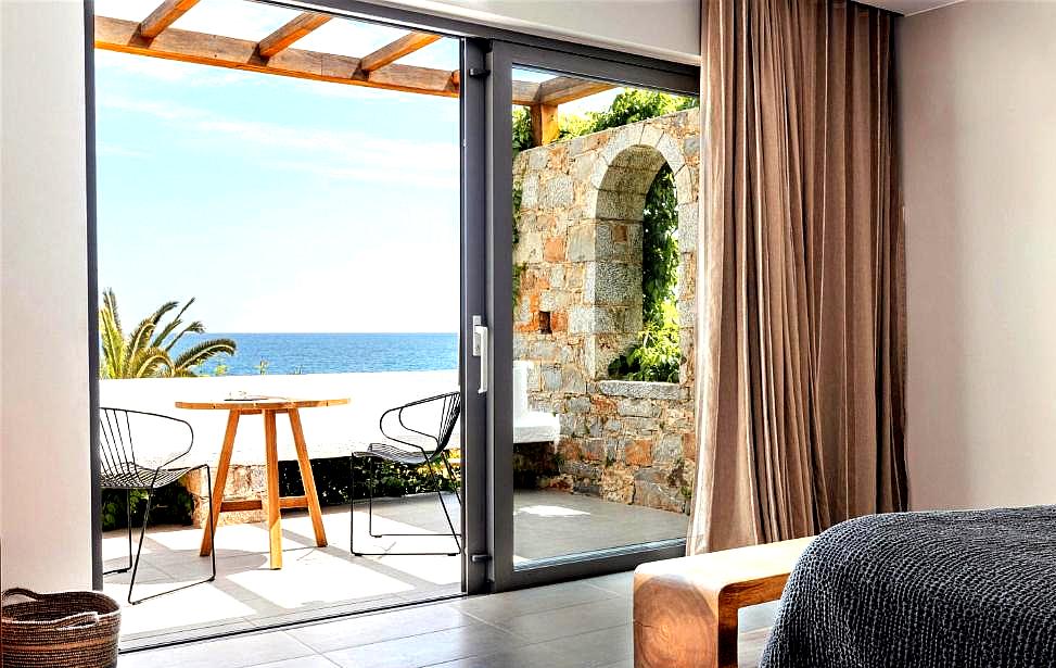 bright suite with sea view and stone terrace