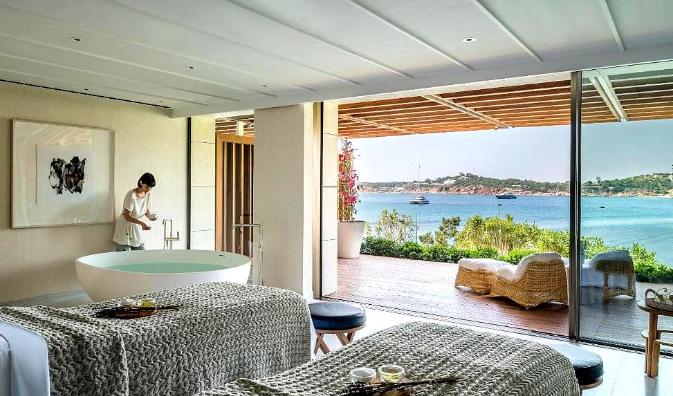 elegant room room with sea view and private balcony