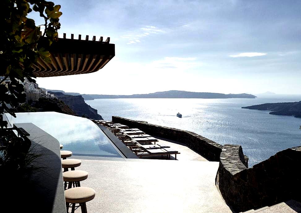 infinity pool overlooking sea and horizon