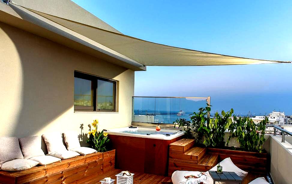 rooftop jacuzzi sea view