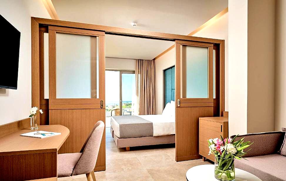 suite with sliding doors and sea view